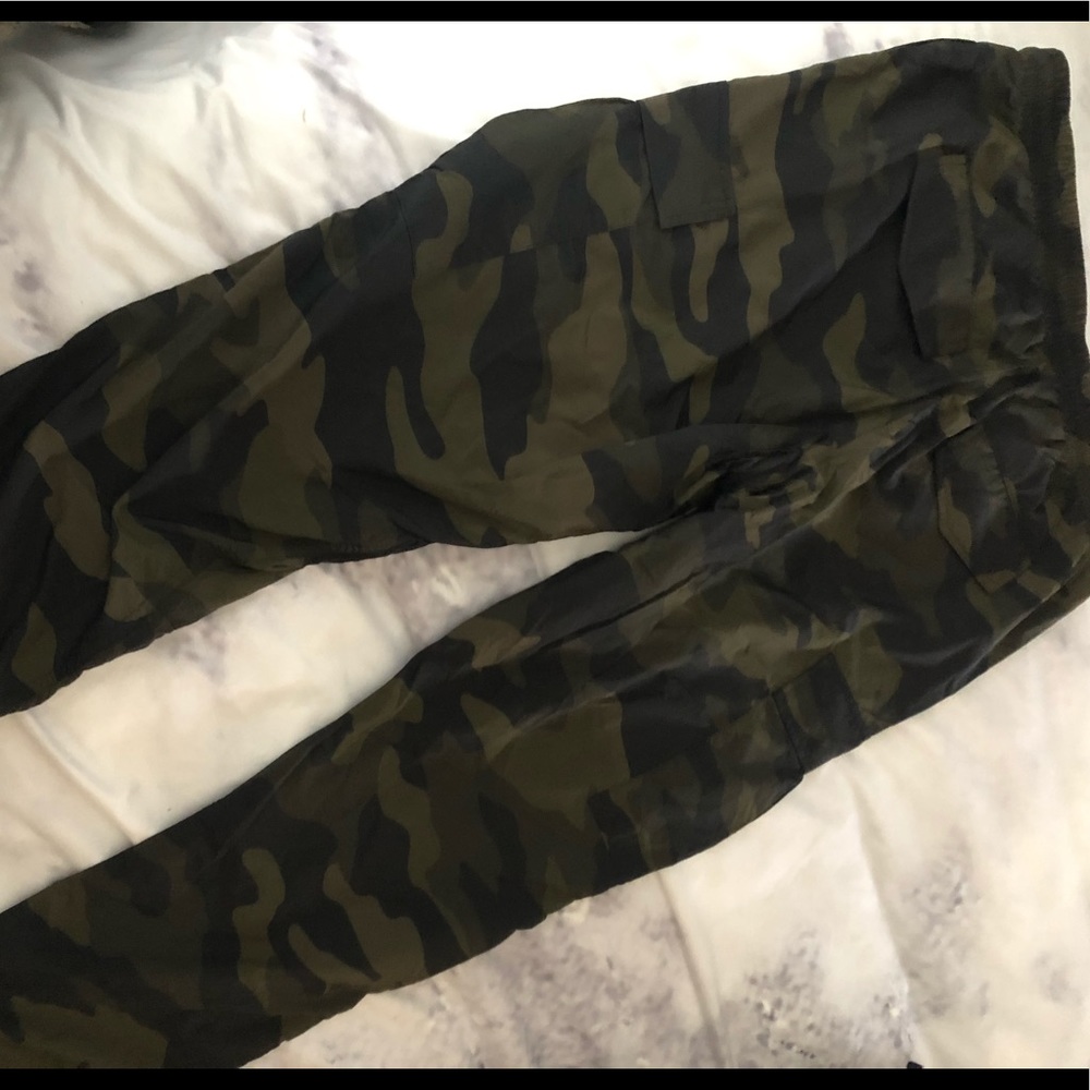VS PINK Camo joggers